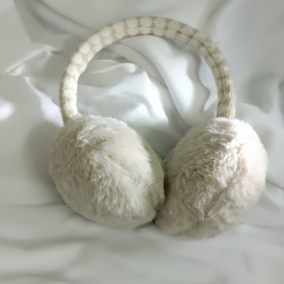 Faux Fur Earmuffs - Picture 2 of 3